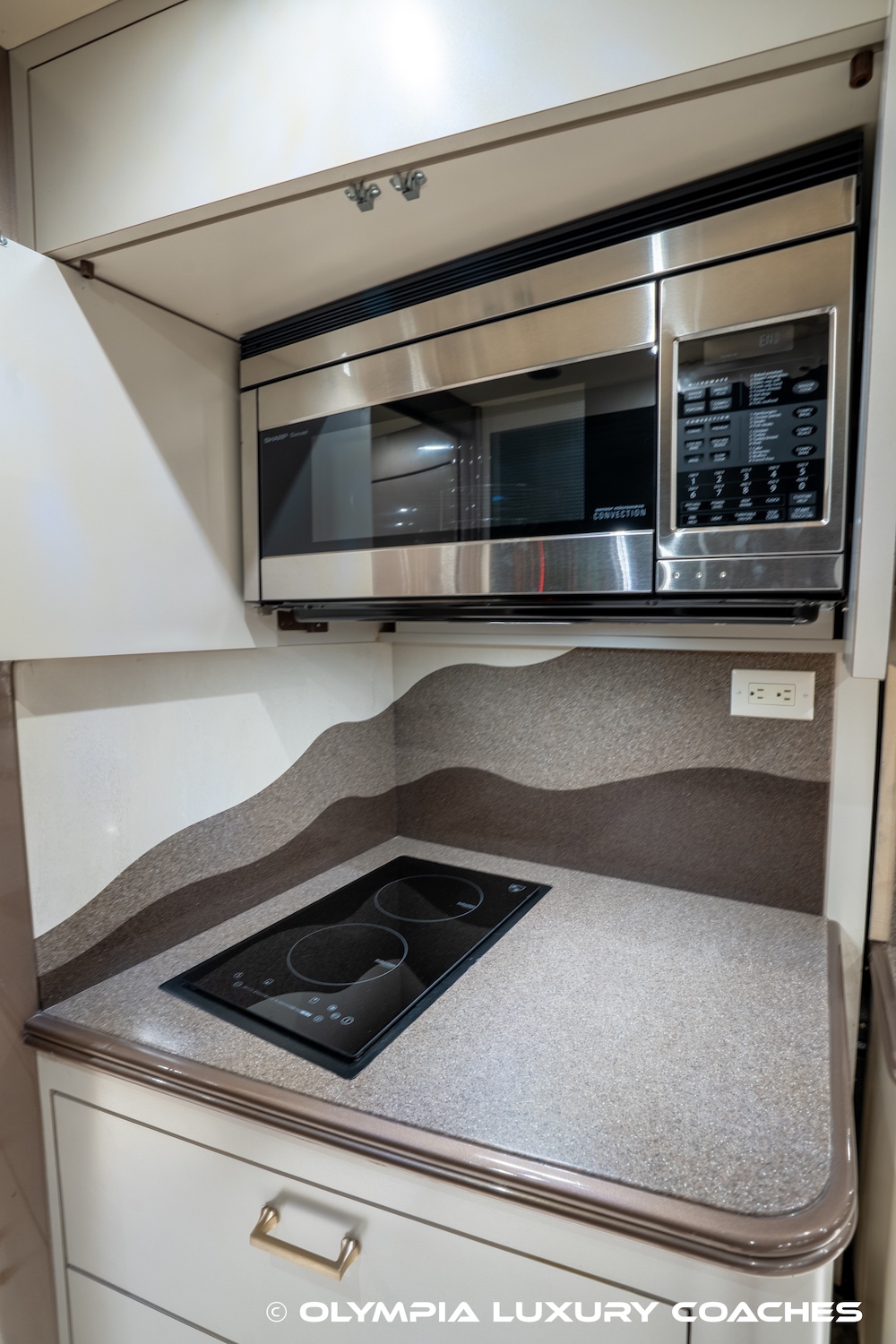 2006 Prevost Legendary XLII For Sale