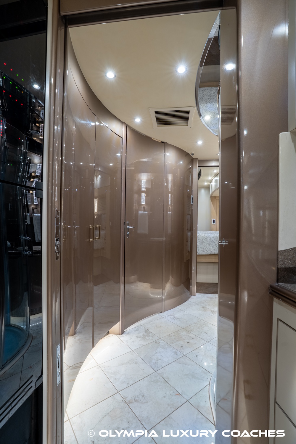 2006 Prevost Legendary XLII For Sale