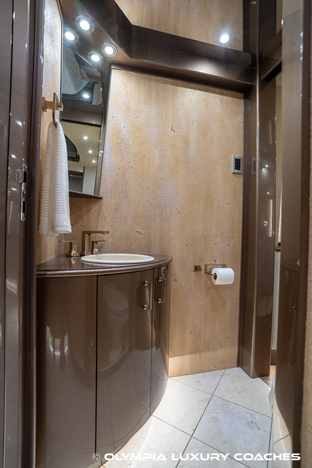 2006 Prevost Legendary XLII For Sale