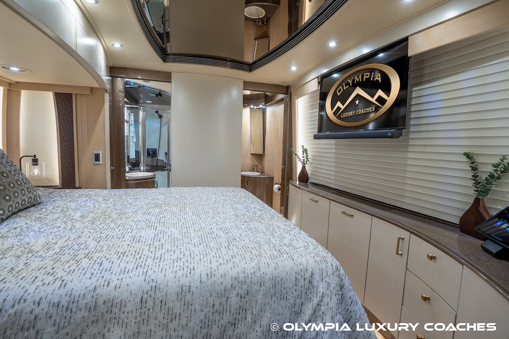 2006 Prevost Legendary XLII For Sale