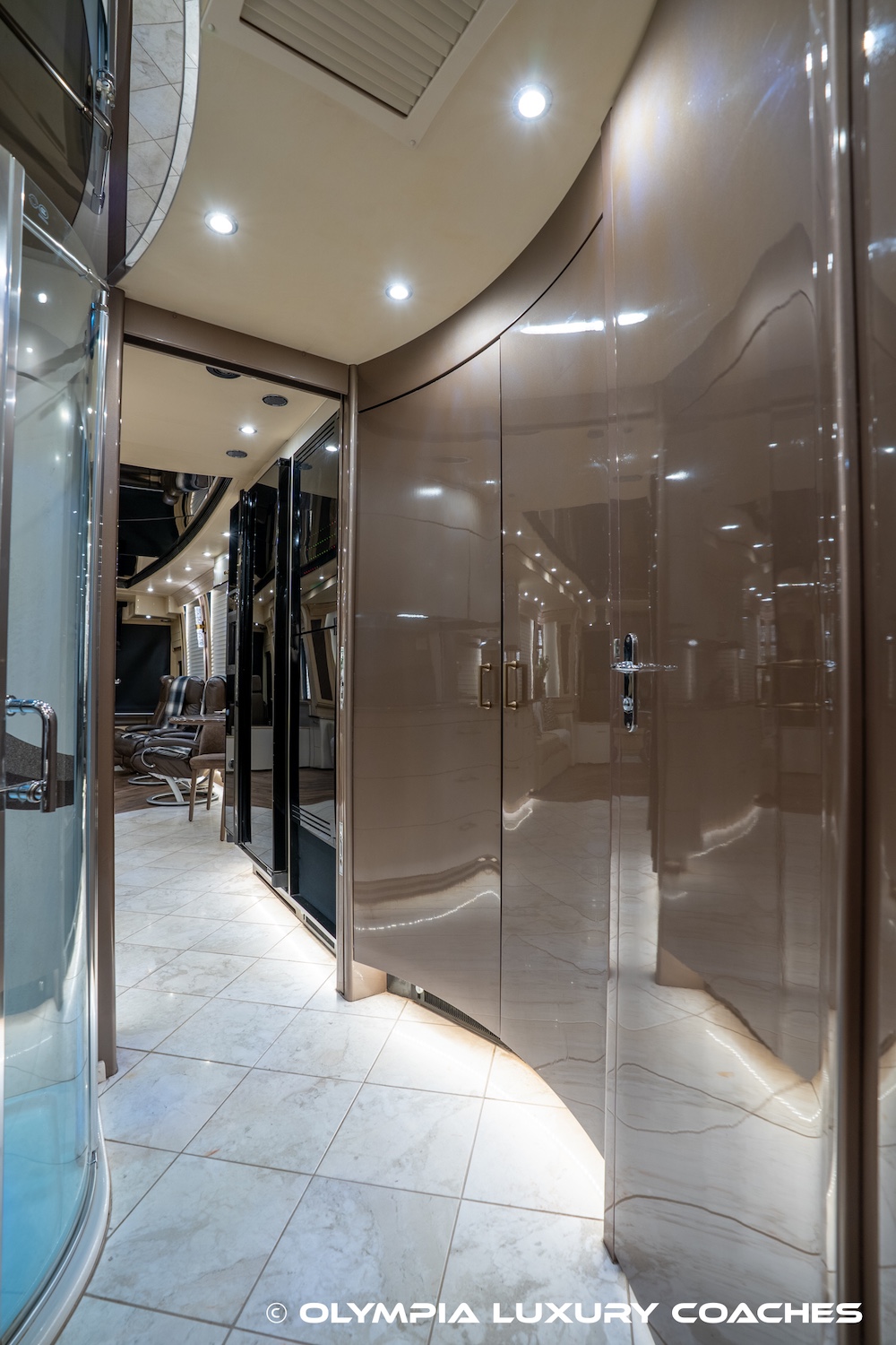 2006 Prevost Legendary XLII For Sale