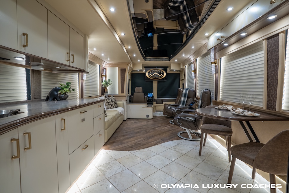 2006 Prevost Legendary XLII For Sale