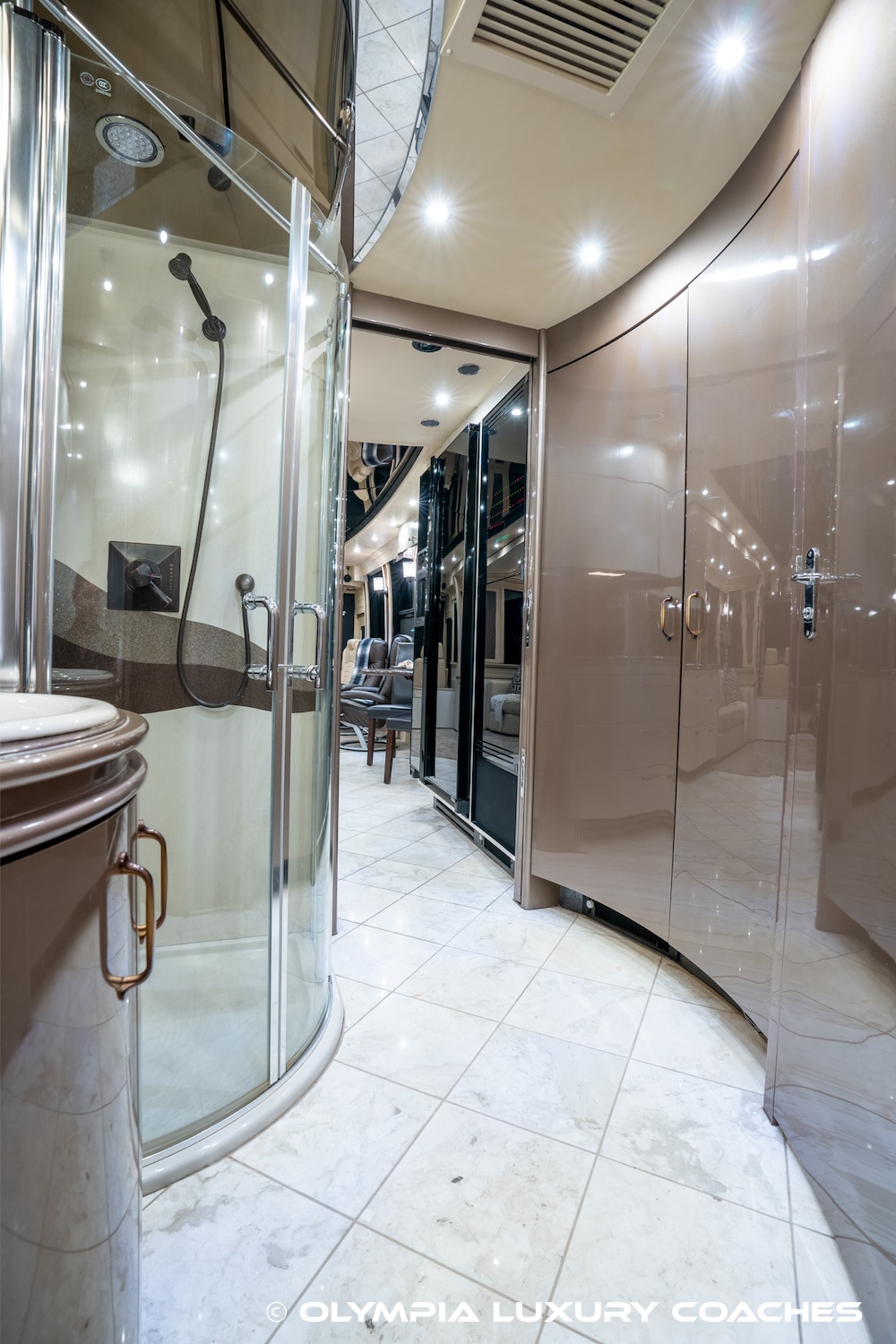 2006 Prevost Legendary XLII For Sale