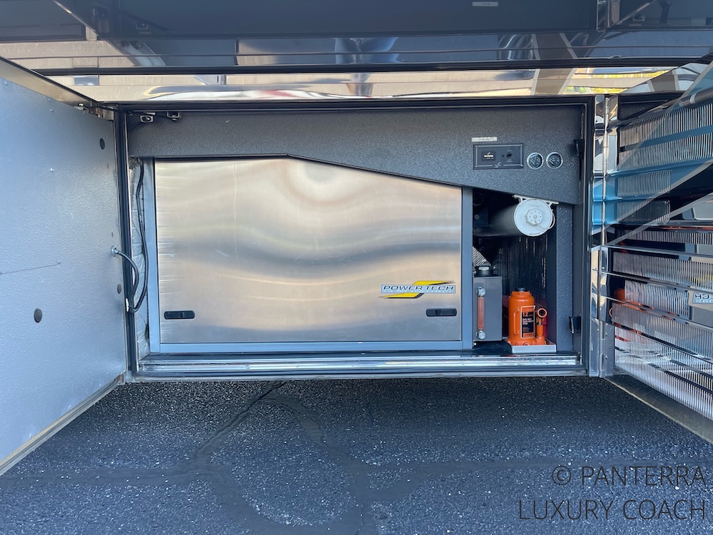 2006 Prevost Legendary XLII For Sale