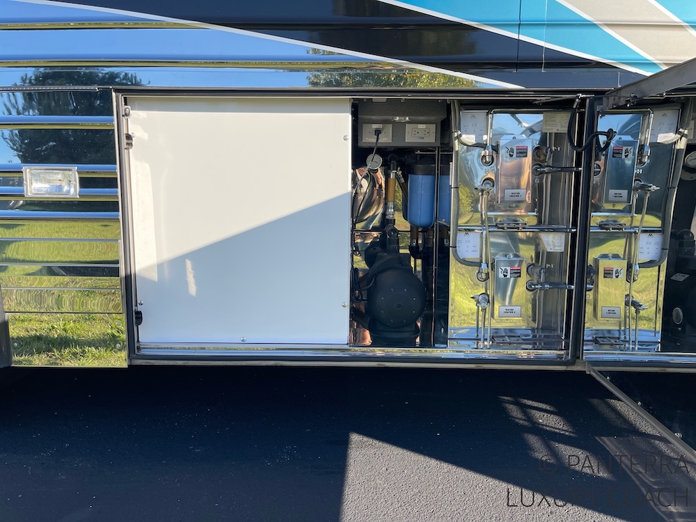 2006 Prevost Legendary XLII For Sale