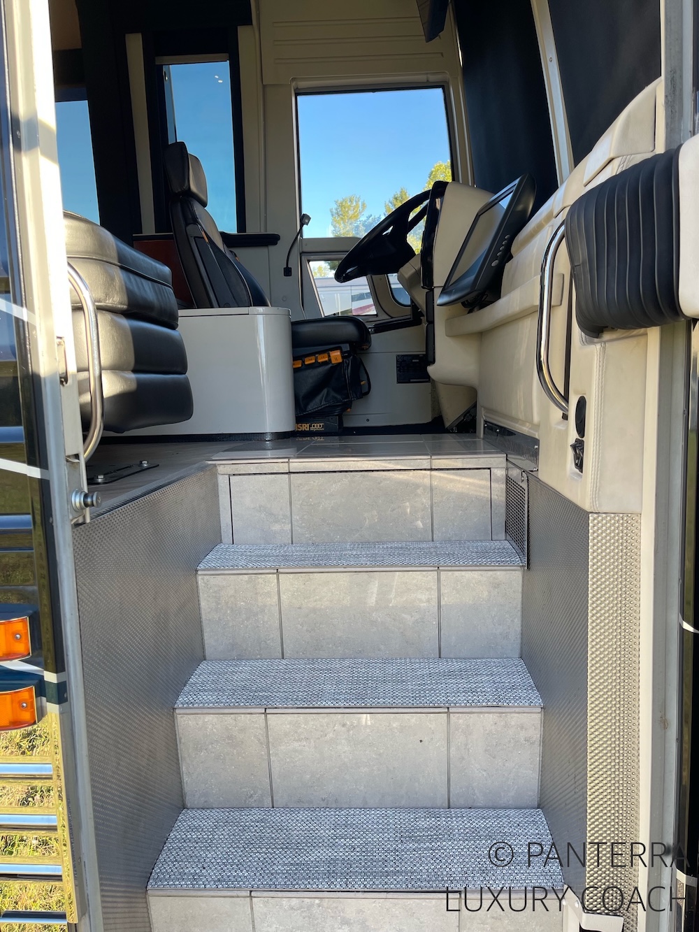 2006 Prevost Legendary XLII For Sale