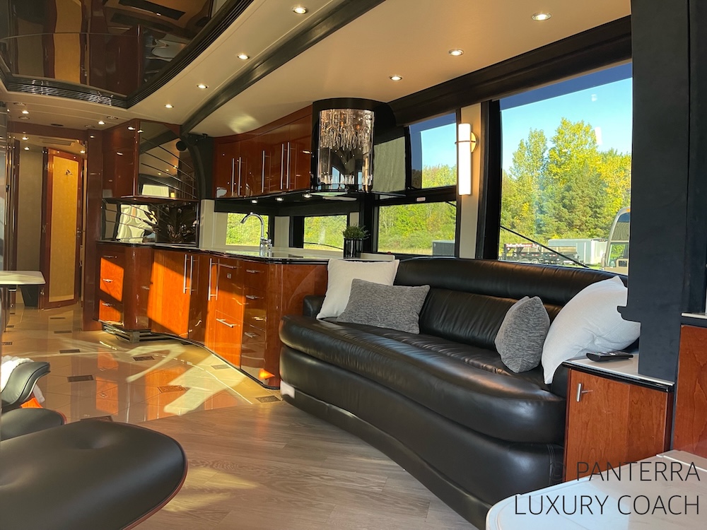 2006 Prevost Legendary XLII For Sale