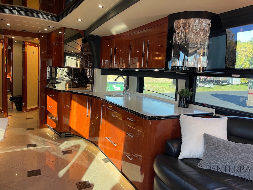 2006 Prevost Legendary XLII For Sale