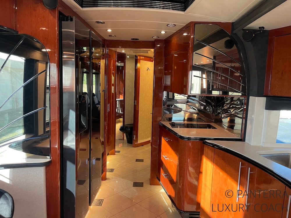 2006 Prevost Legendary XLII For Sale
