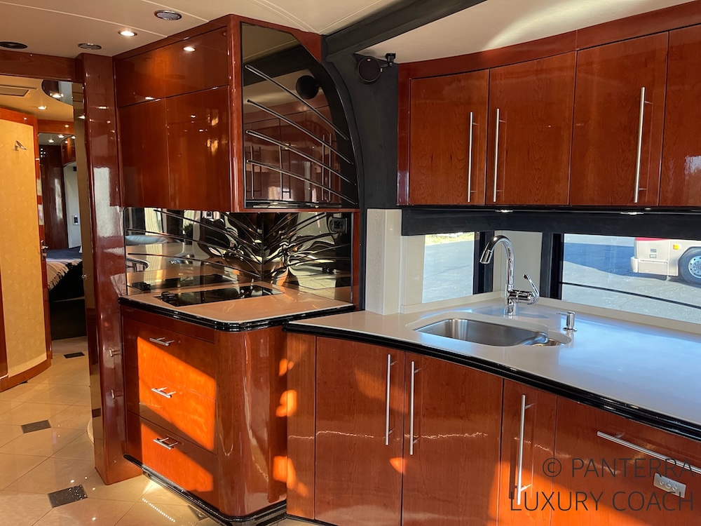 2006 Prevost Legendary XLII For Sale