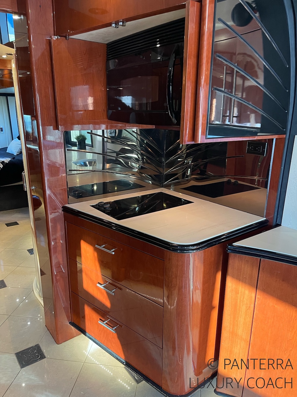 2006 Prevost Legendary XLII For Sale