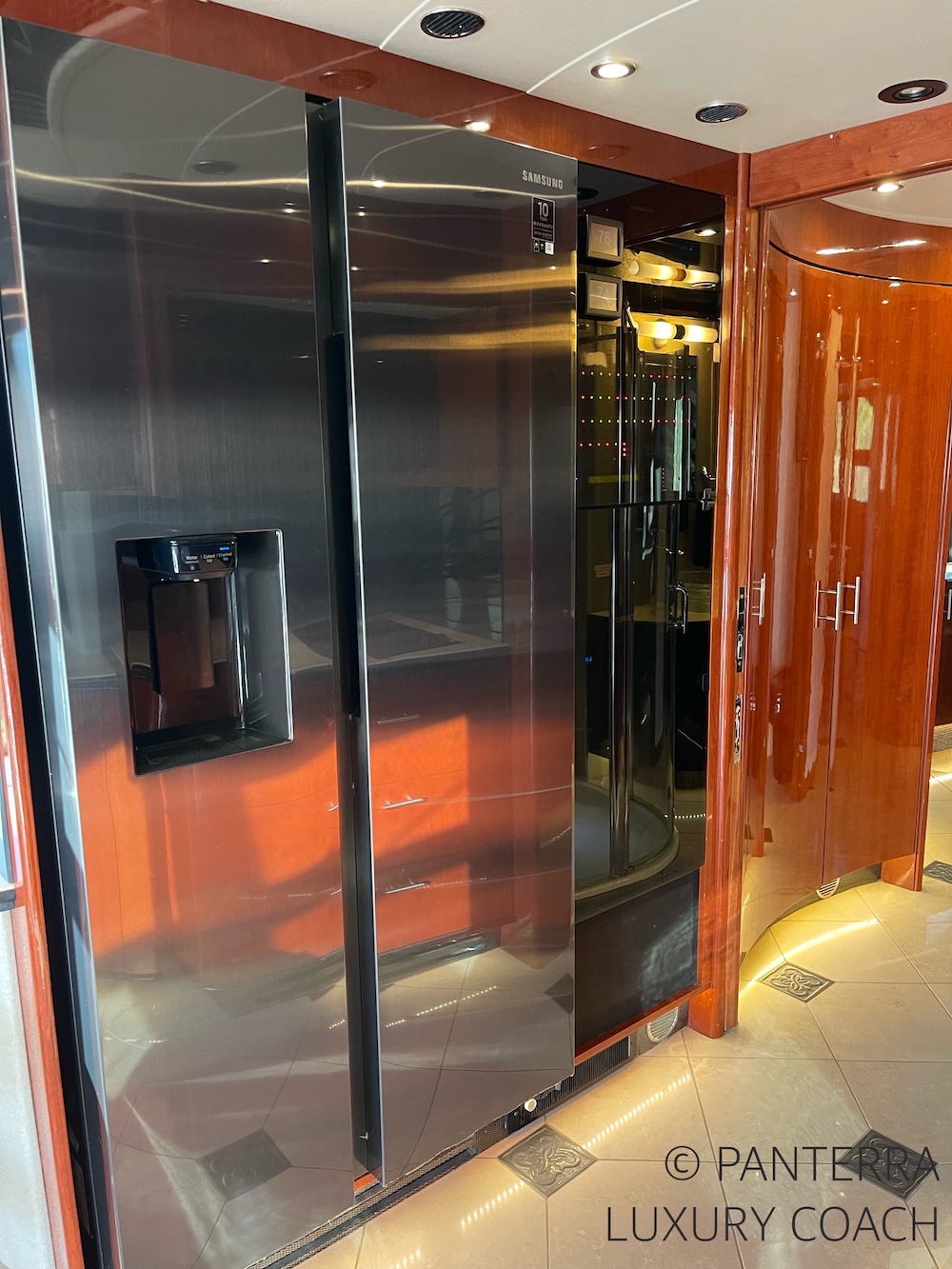 2006 Prevost Legendary XLII For Sale