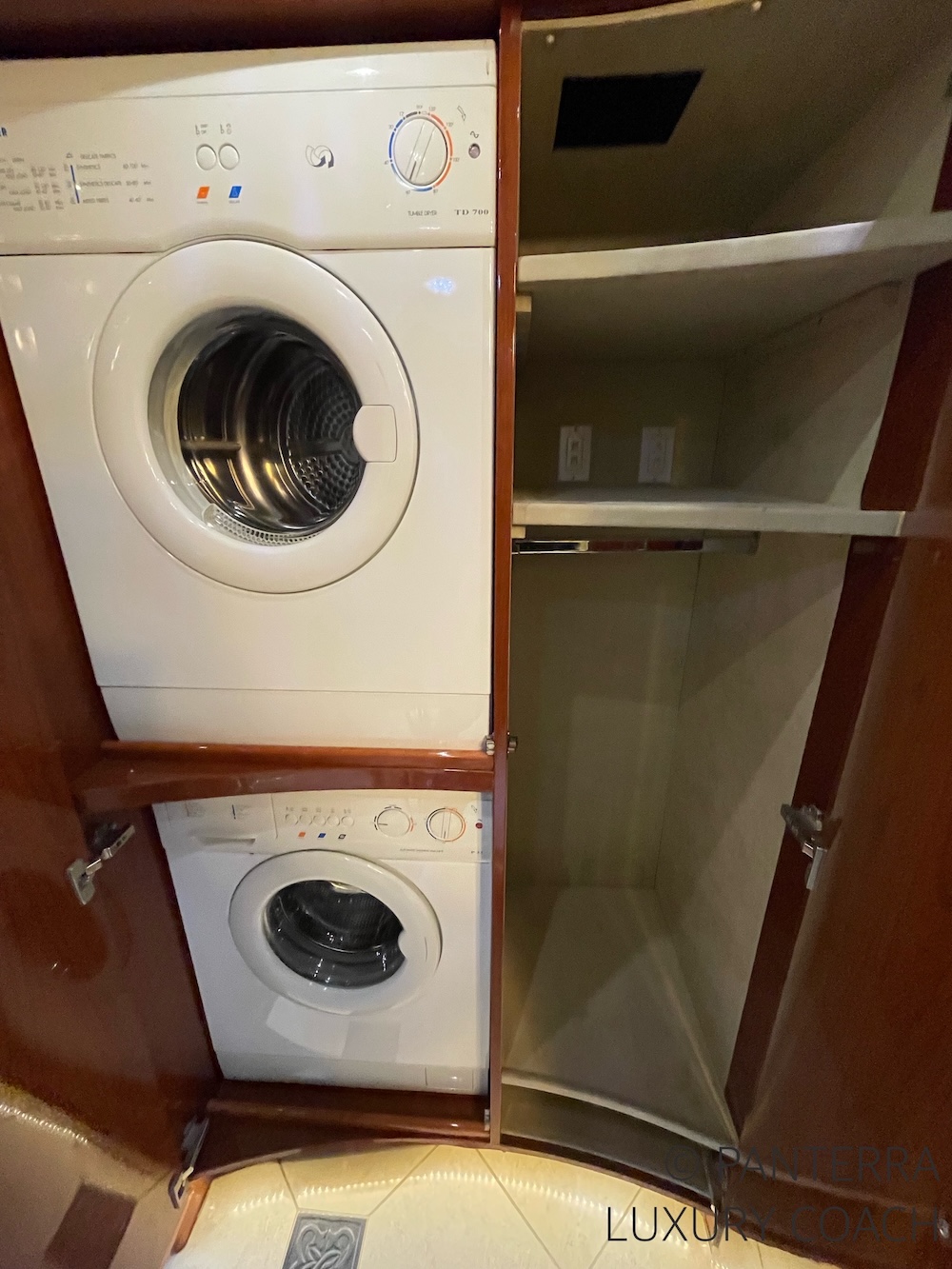 2006 Prevost Legendary XLII For Sale