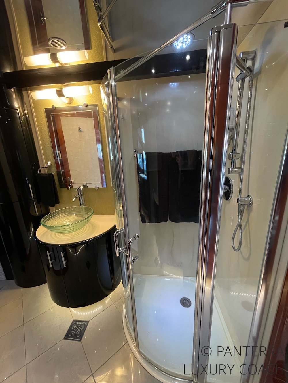 2006 Prevost Legendary XLII For Sale