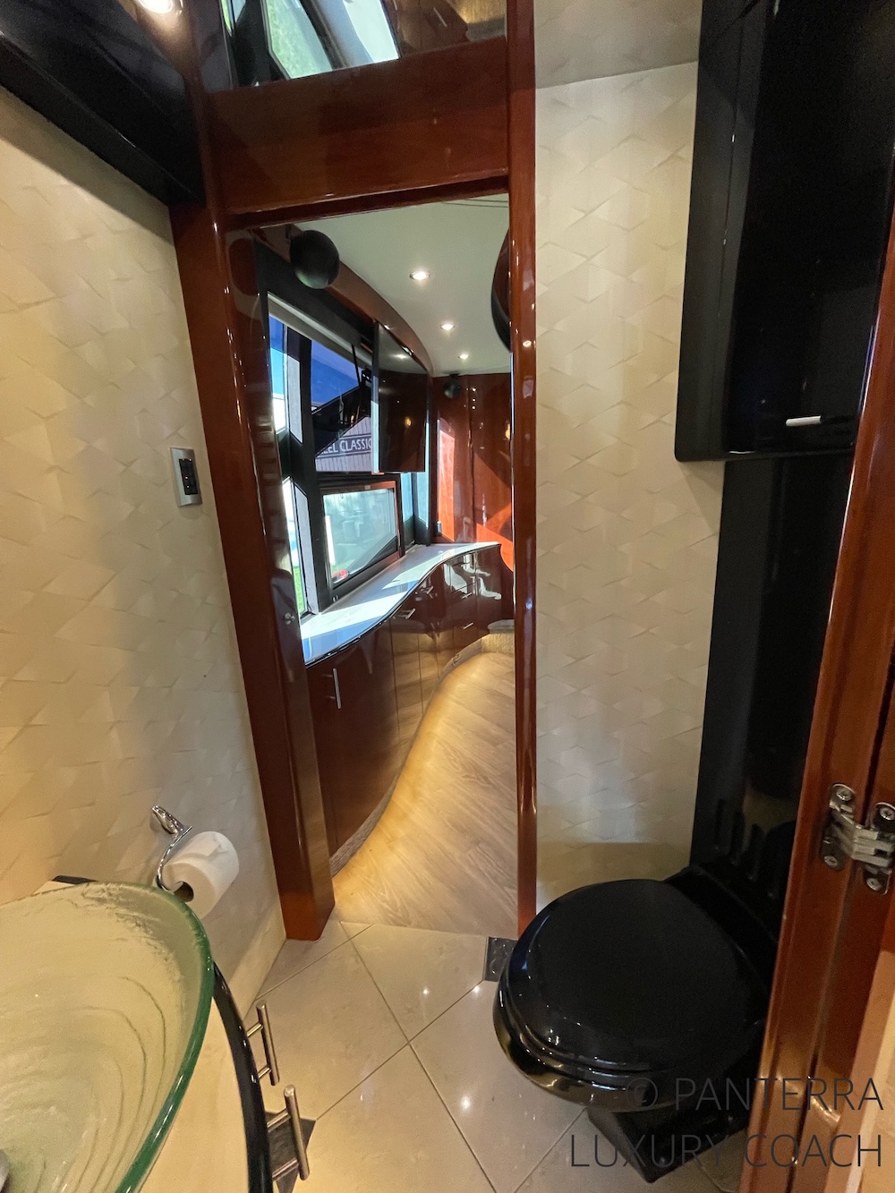 2006 Prevost Legendary XLII For Sale