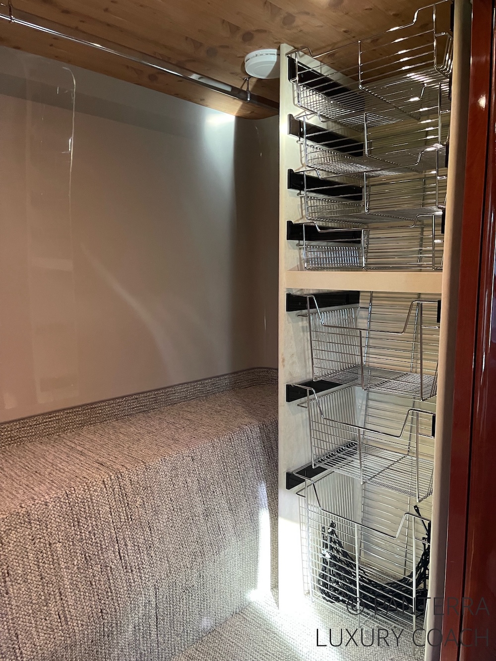 2006 Prevost Legendary XLII For Sale