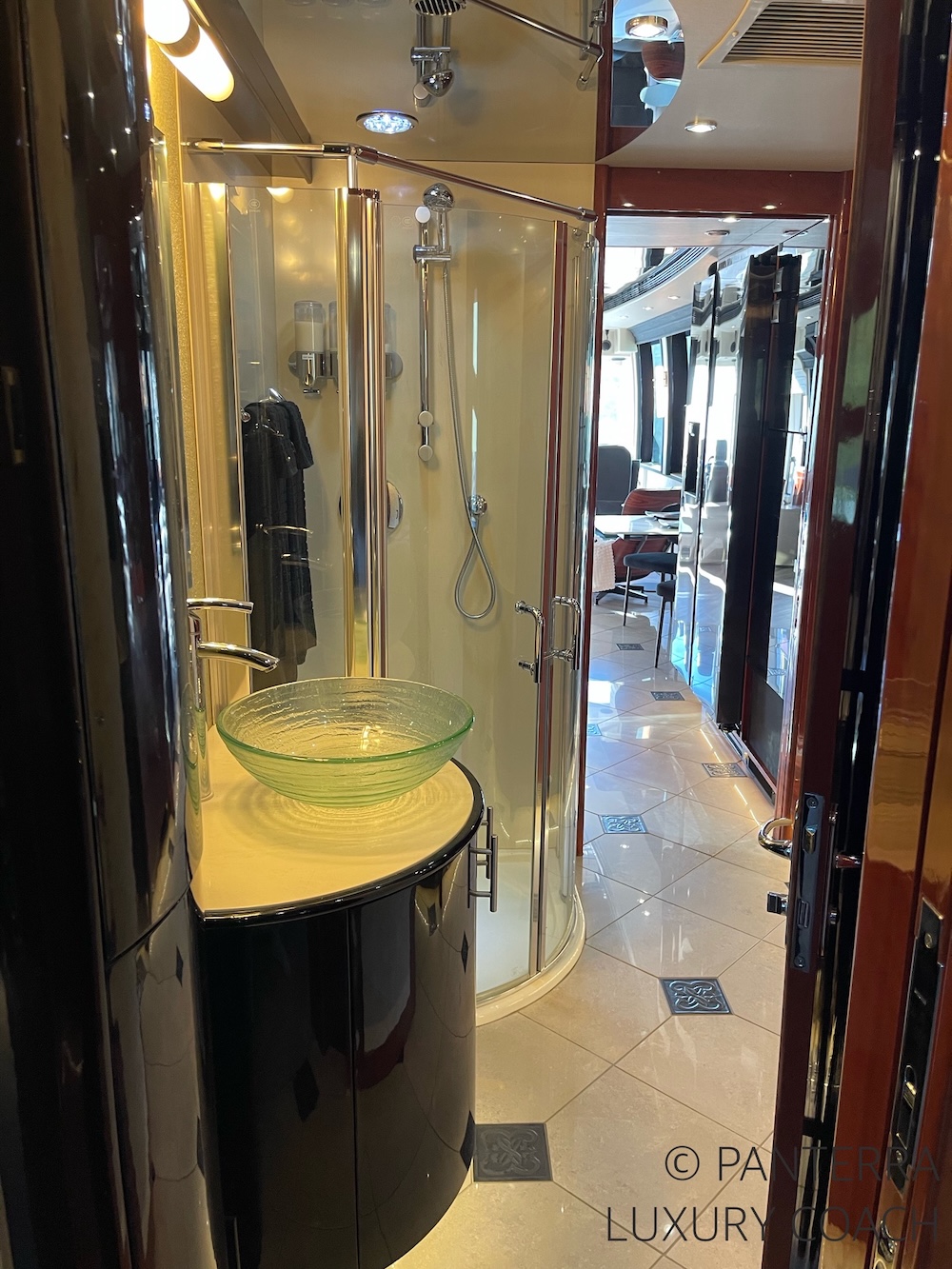 2006 Prevost Legendary XLII For Sale