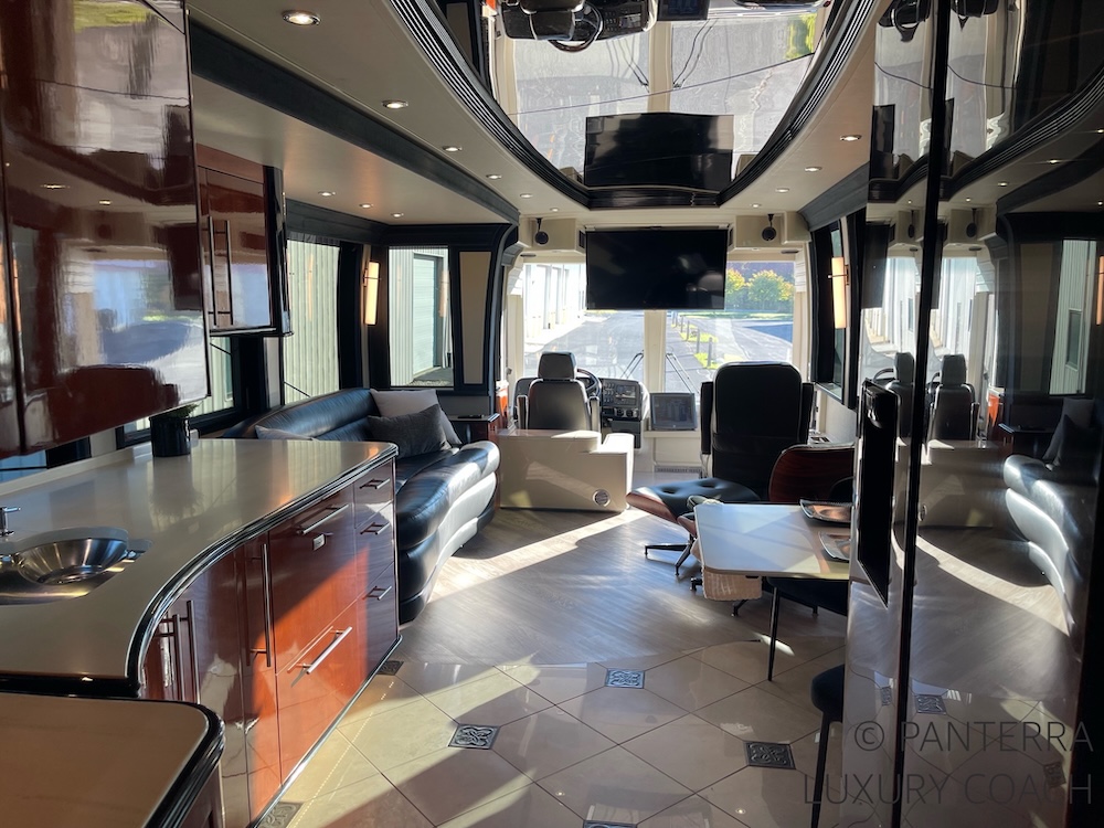 2006 Prevost Legendary XLII For Sale