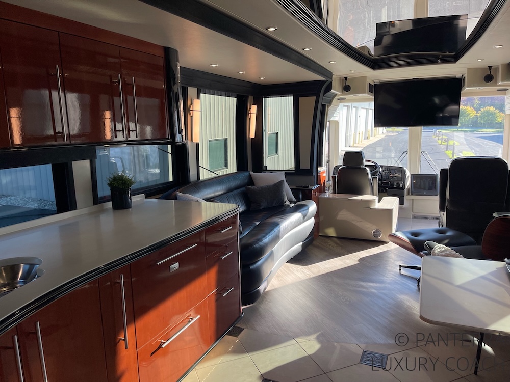 2006 Prevost Legendary XLII For Sale