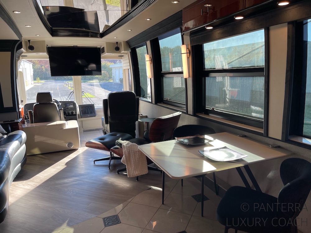 2006 Prevost Legendary XLII For Sale