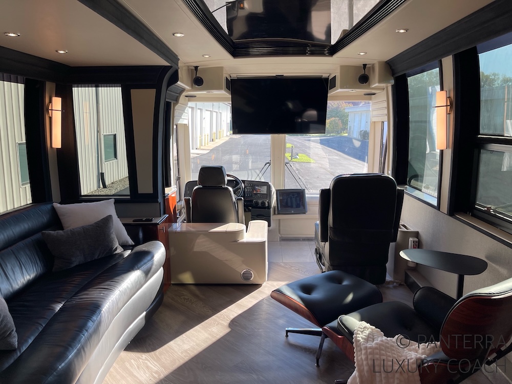 2006 Prevost Legendary XLII For Sale