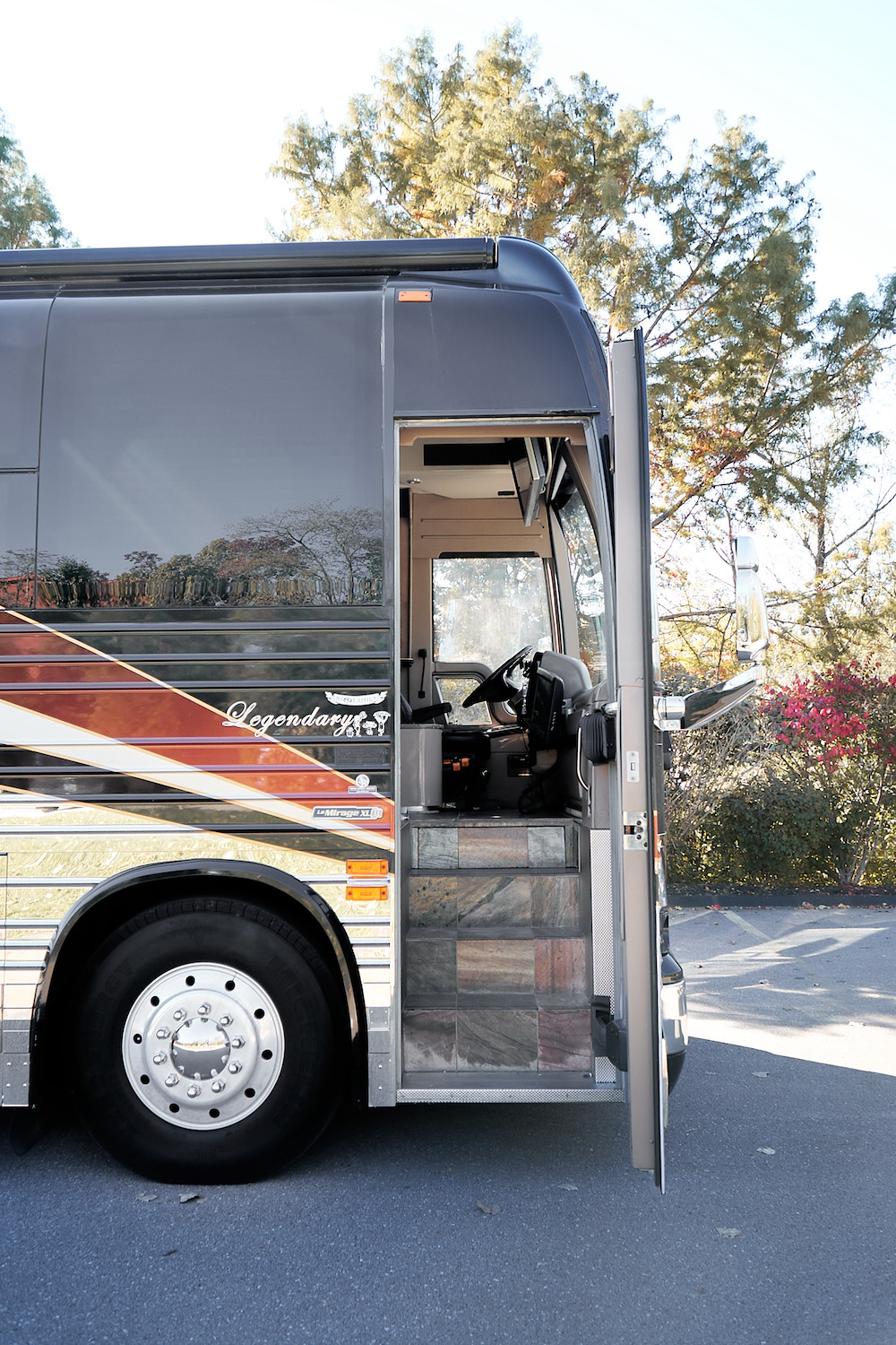 2006 Prevost Legendary XLII For Sale