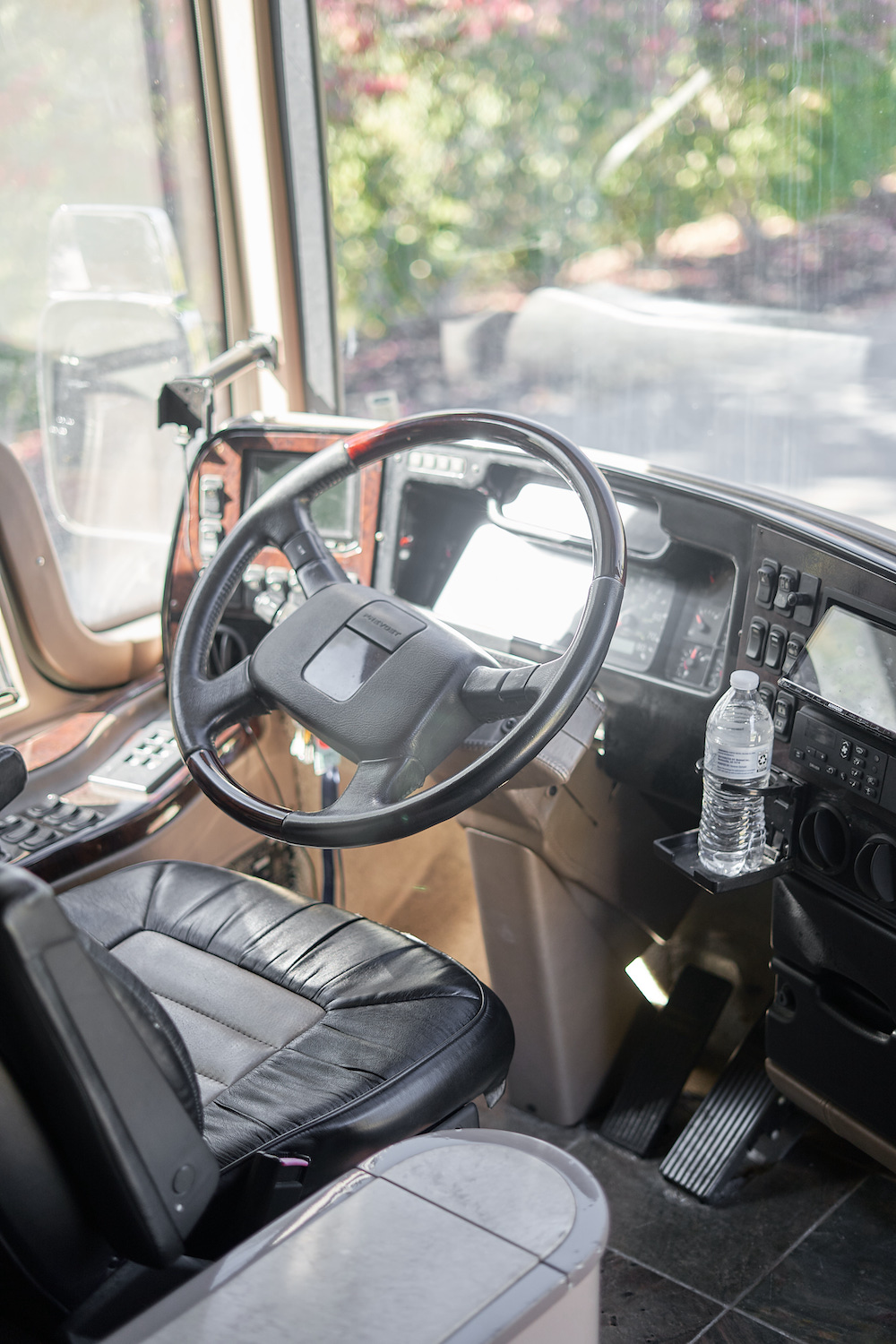 2006 Prevost Legendary XLII For Sale