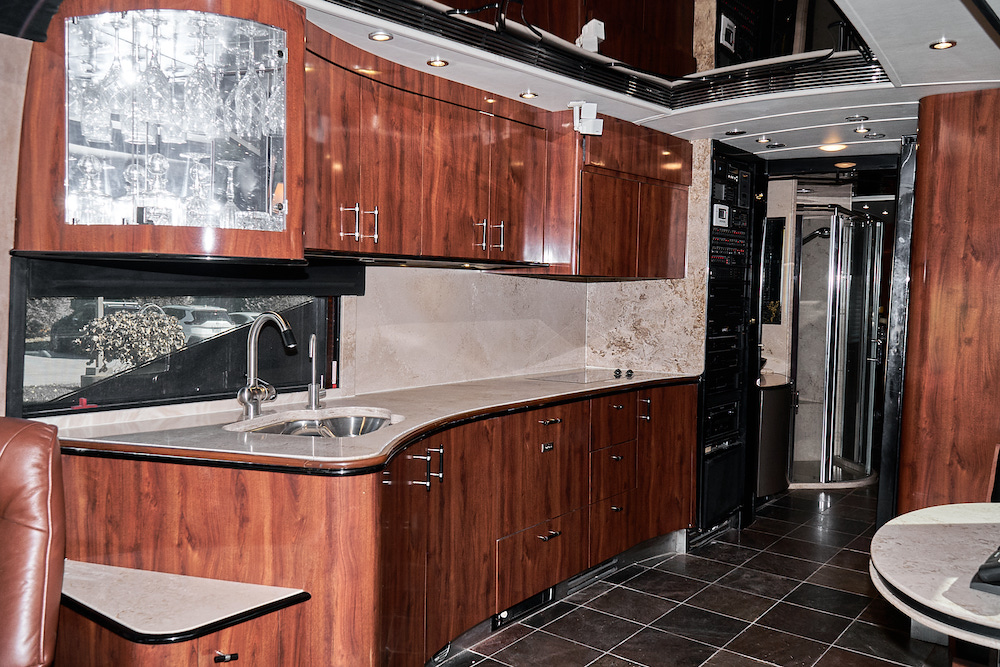 2006 Prevost Legendary XLII For Sale