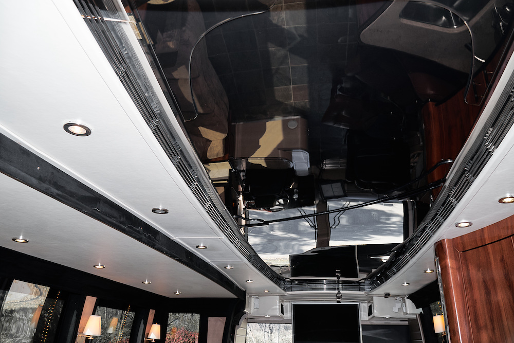 2006 Prevost Legendary XLII For Sale