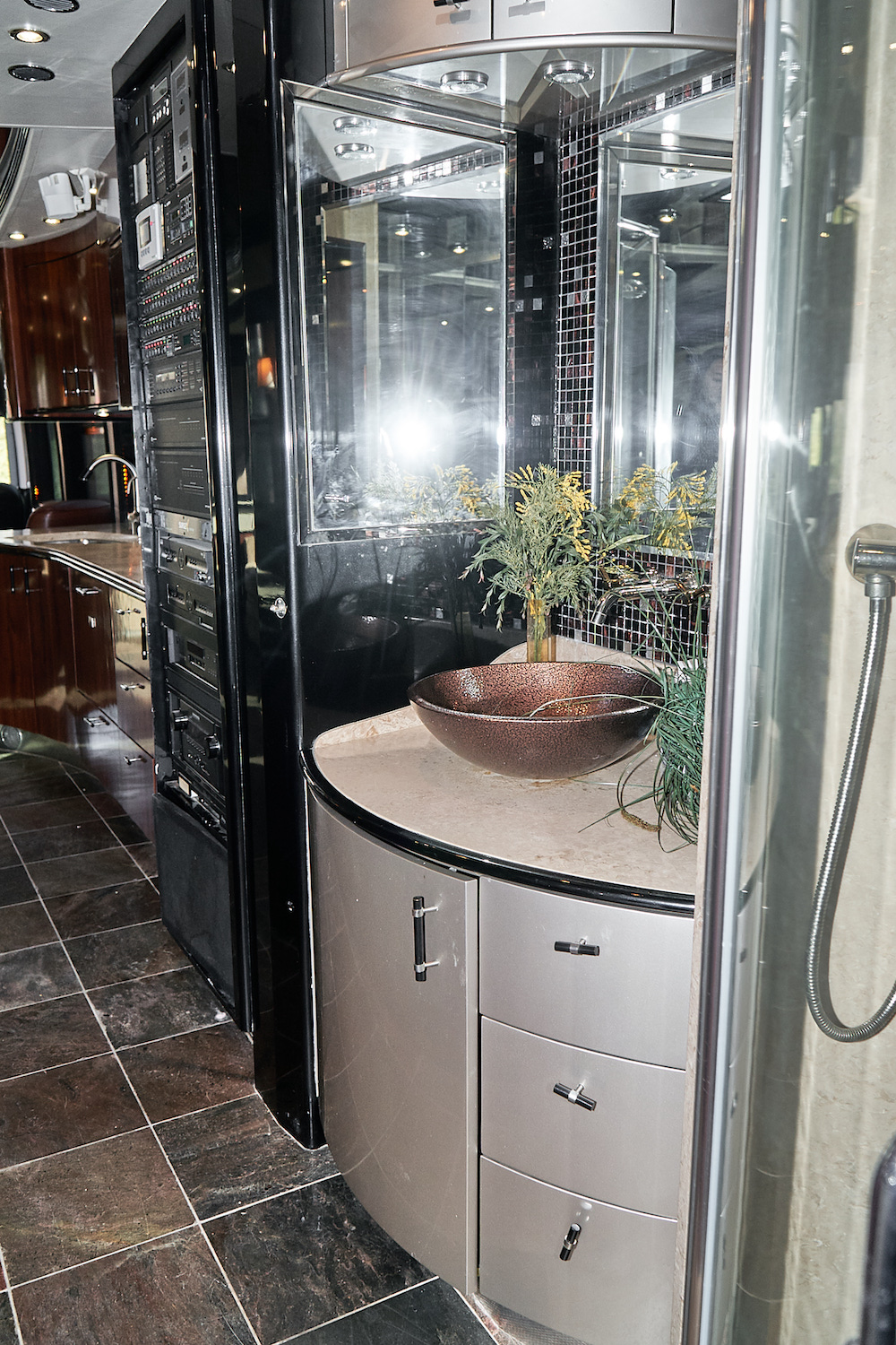 2006 Prevost Legendary XLII For Sale