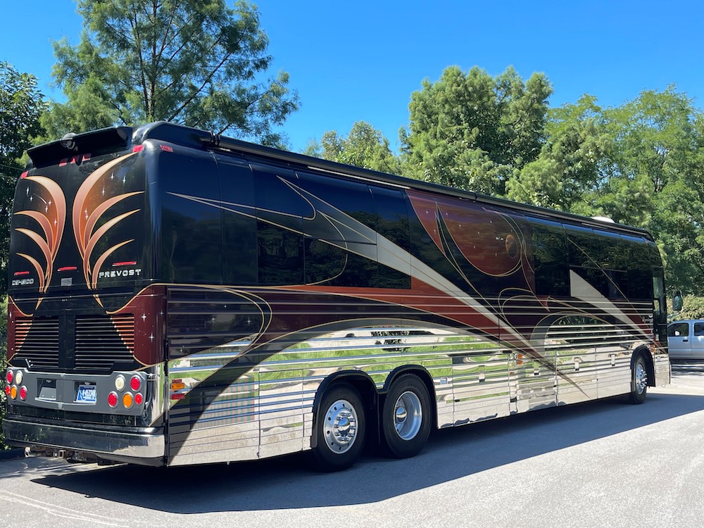 2006 Prevost Legendary XLII For Sale