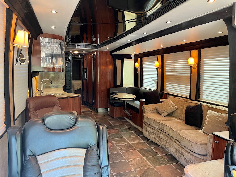 2006 Prevost Legendary XLII For Sale