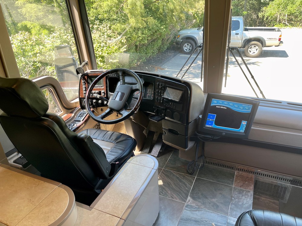 2006 Prevost Legendary XLII For Sale