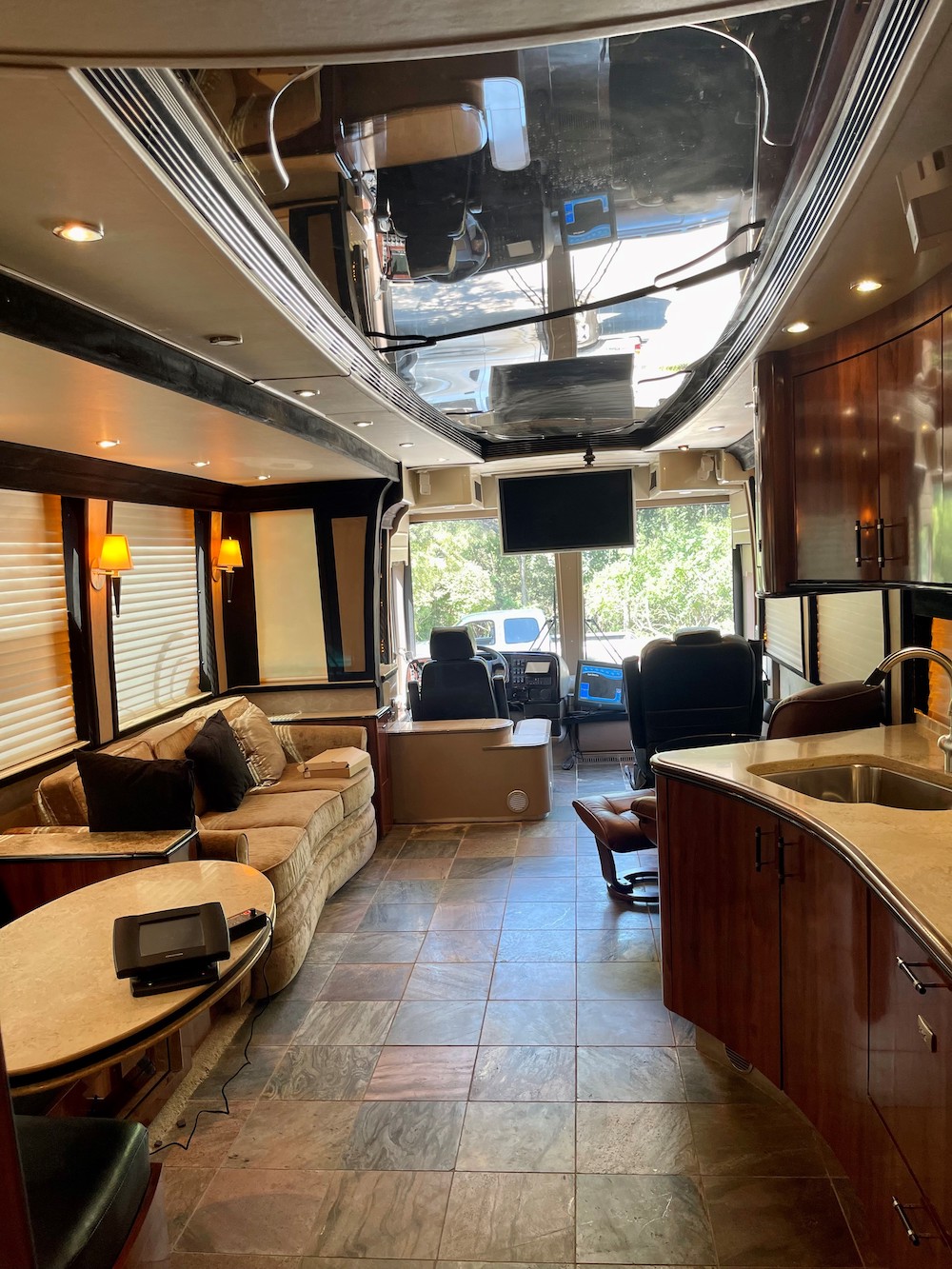 2006 Prevost Legendary XLII For Sale
