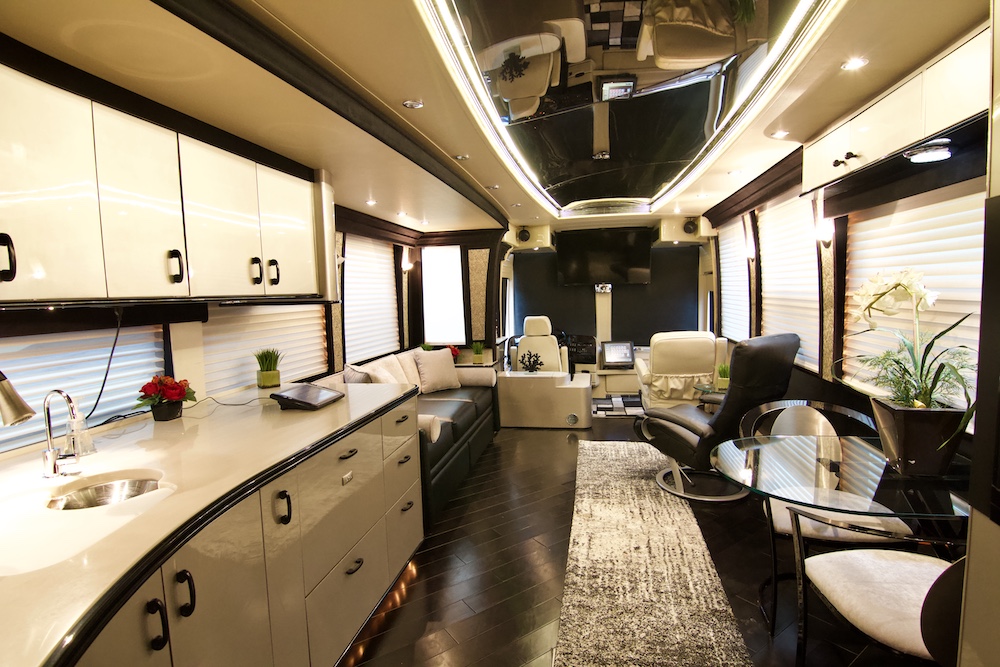 2006 Prevost Legendary XLII For Sale