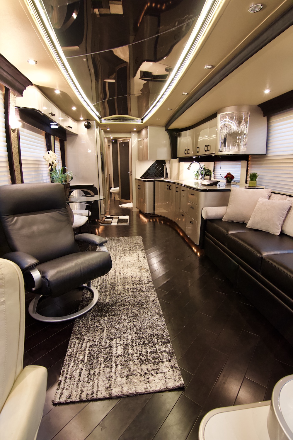 2006 Prevost Legendary XLII For Sale