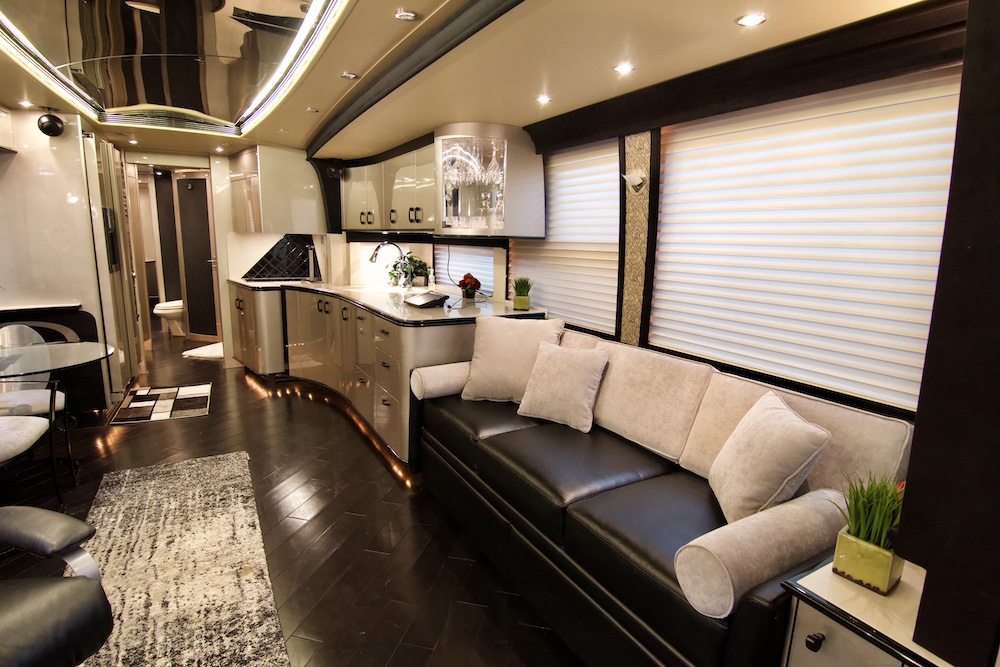 2006 Prevost Legendary XLII For Sale