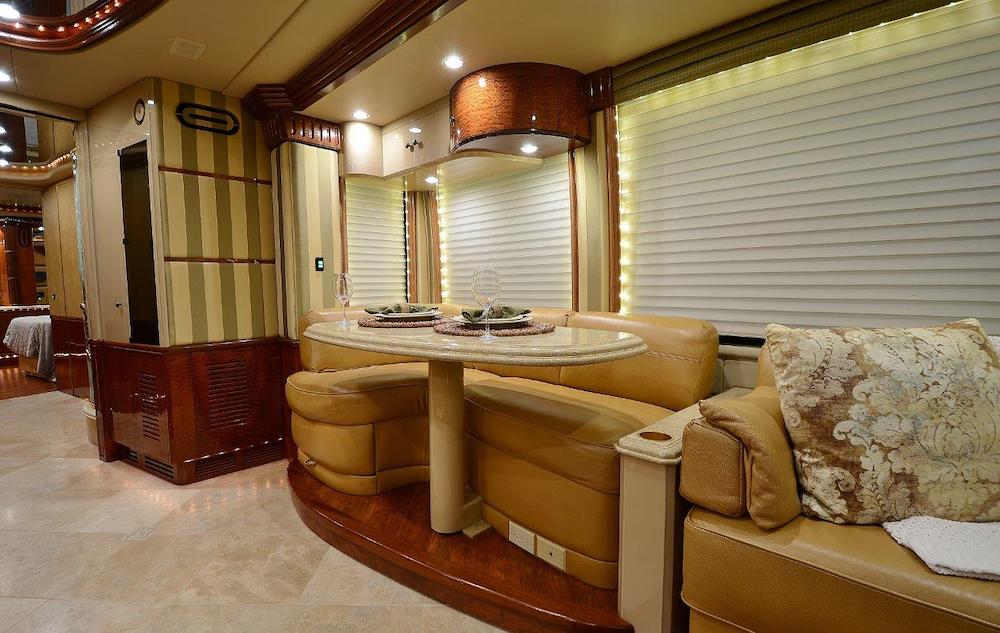 2006 Prevost Liberty H3-45 For Sale