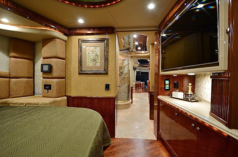 2006 Prevost Liberty H3-45 For Sale