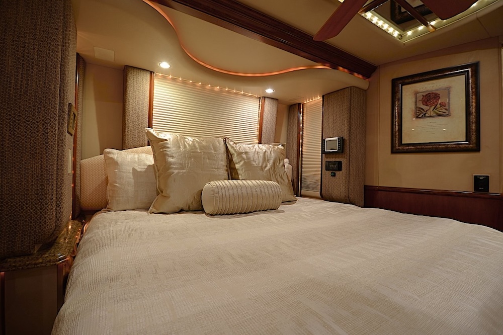 2006 Prevost Liberty XLII For Sale