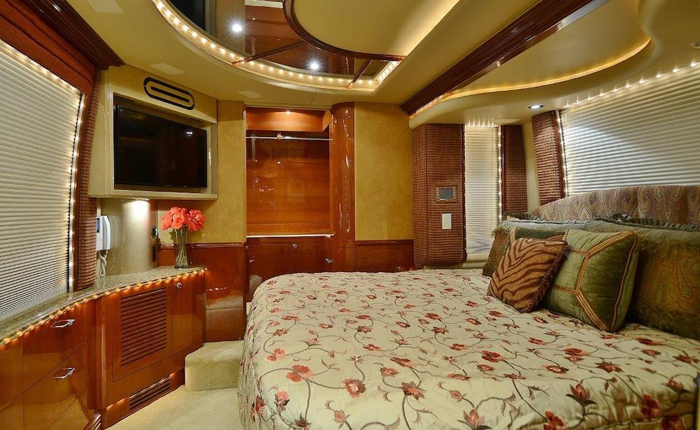 2006 Prevost Liberty XLII For Sale