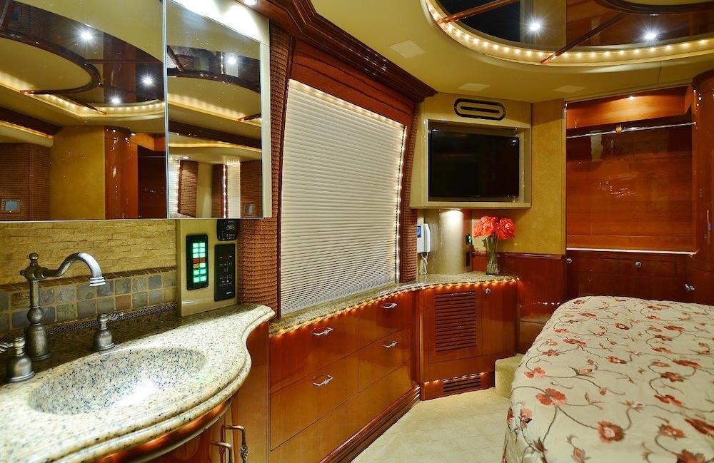 2006 Prevost Liberty XLII For Sale