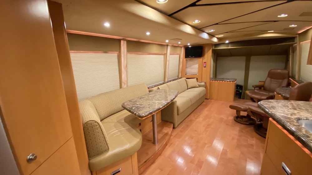 2006 Prevost Marathon H3-45 For Sale