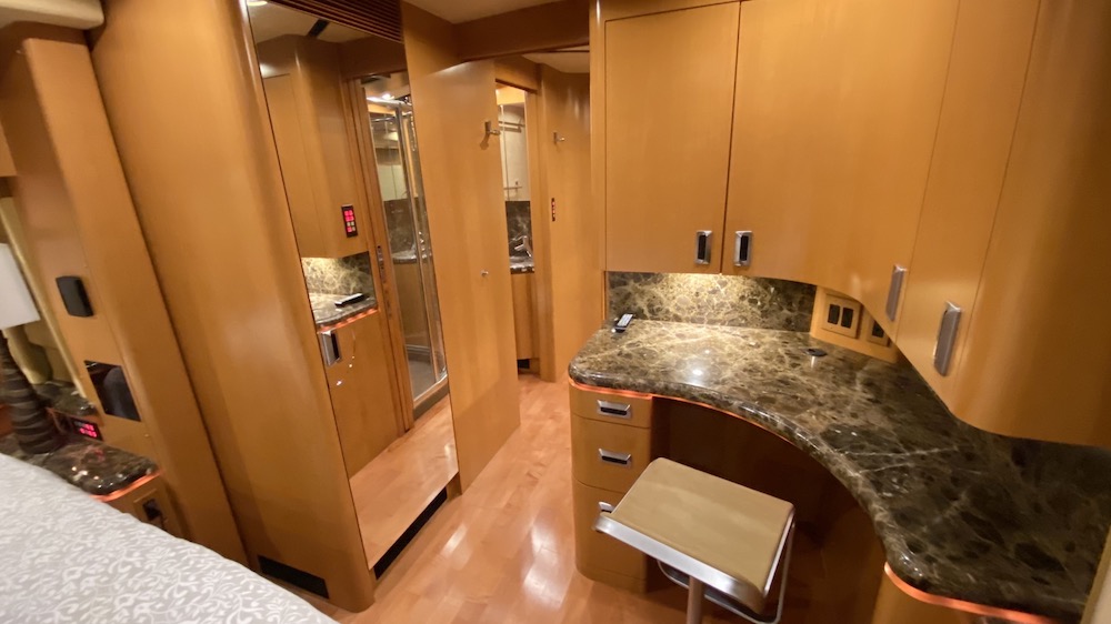 2006 Prevost Marathon H3-45 For Sale