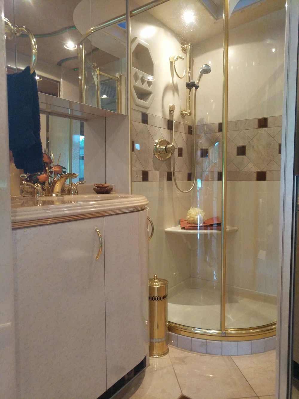 2006 Prevost Marathon H3-45 For Sale