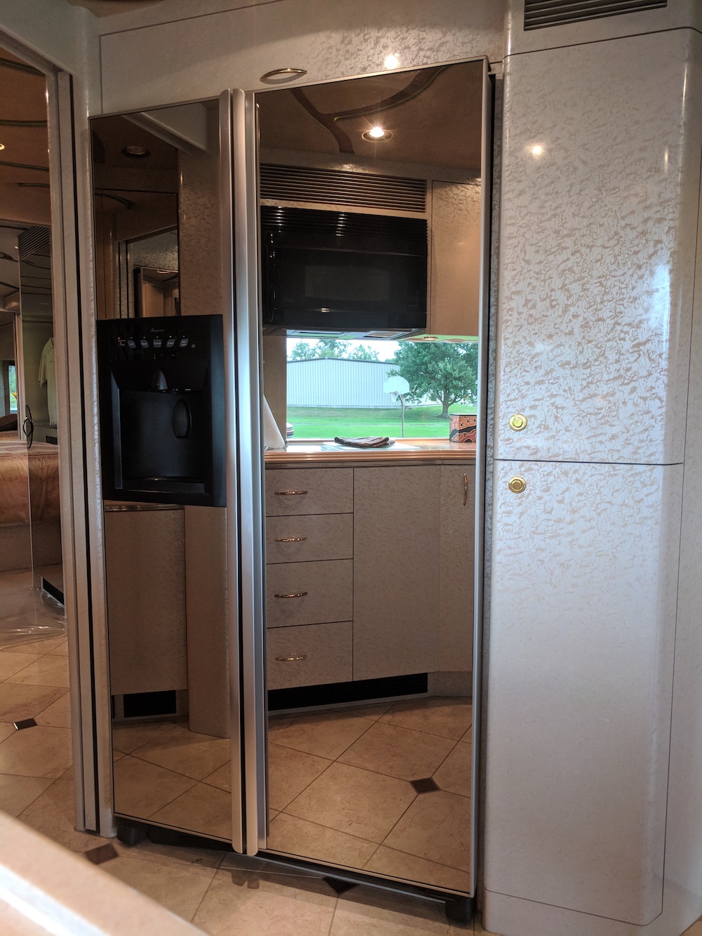 2006 Prevost Marathon H3-45 For Sale