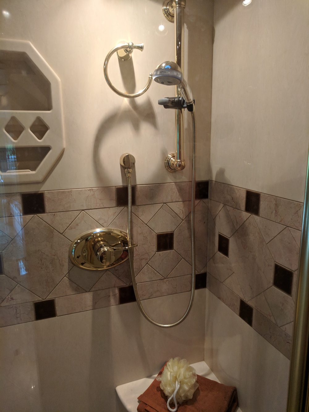 2006 Prevost Marathon H3-45 For Sale