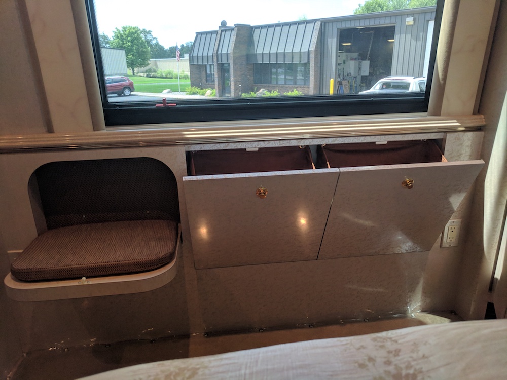 2006 Prevost Marathon H3-45 For Sale