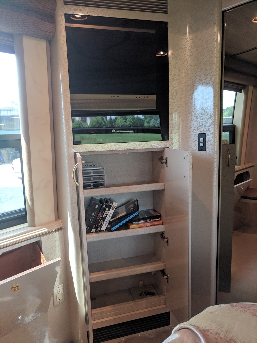 2006 Prevost Marathon H3-45 For Sale