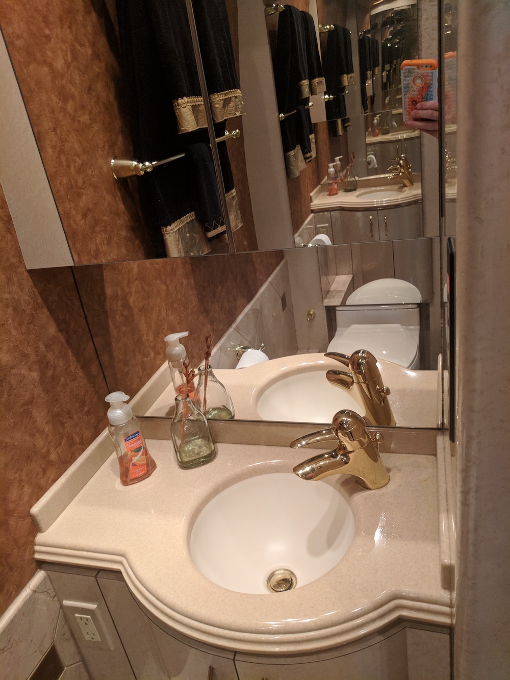 2006 Prevost Marathon H3-45 For Sale